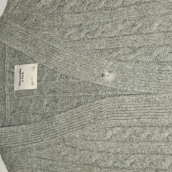 Abercrombie & Stich Gray Cable Knit Cardigan Sweater - Picture 2 of 3